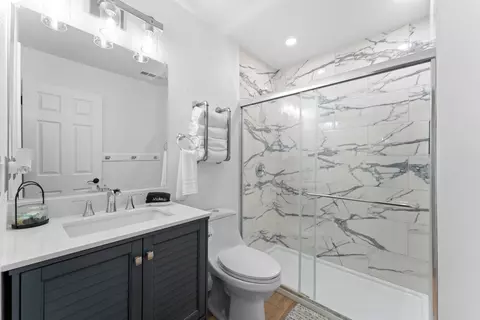 Bath - 200 Golf View Dr #10, Branson, MO 65616 photo 1 of 3