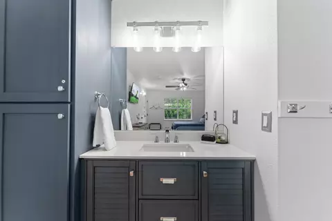 Bath - 200 Golf View Dr #10, Branson, MO 65616 photo 2 of 3