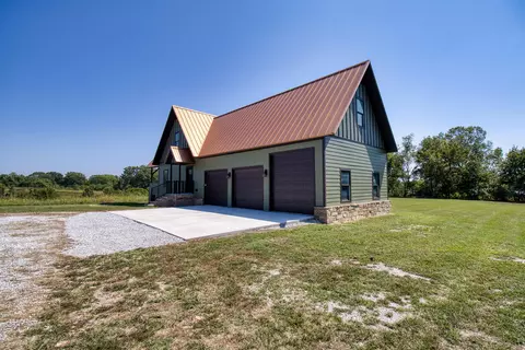 Exterior - 44 Spring Flood Rd, Goodman, MO 64843 photo 4 of 29