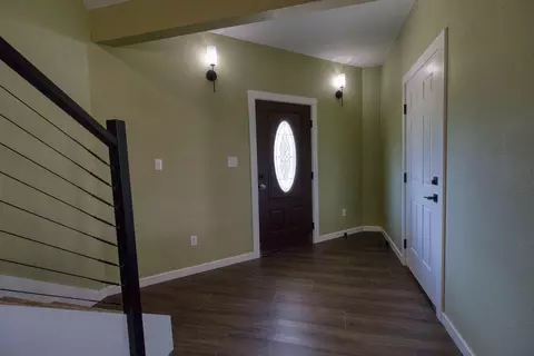 Entry Way - 44 Spring Flood Rd, Goodman, MO 64843 photo 2 of 10