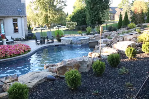 Exterior - 4552 E Spruce Dr, Springfield, MO 65809 photo 11 of 27