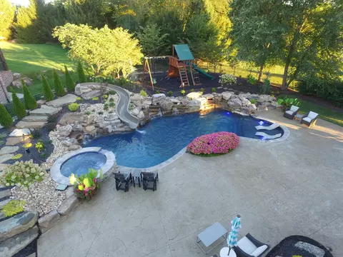 Exterior - 4552 E Spruce Dr, Springfield, MO 65809 photo 19 of 27