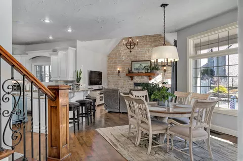 Dining - 4552 E Spruce Dr, Springfield, MO 65809 photo 3 of 3