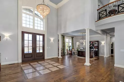 Entry Way - 4552 E Spruce Dr, Springfield, MO 65809 photo 2 of 5