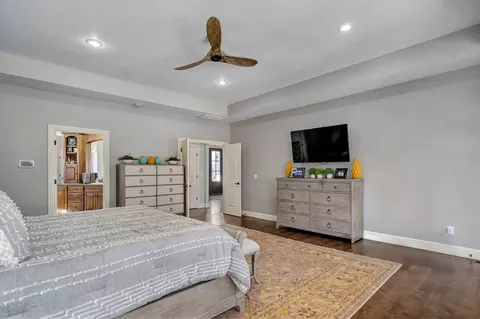 Bedroom - 4552 E Spruce Dr, Springfield, MO 65809 photo 3 of 8