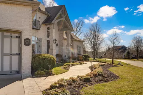 Exterior - 4552 E Spruce Dr, Springfield, MO 65809 photo 5 of 27