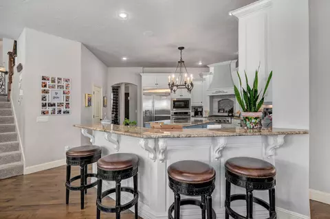 Kitchen - 4552 E Spruce Dr, Springfield, MO 65809 photo 1 of 6