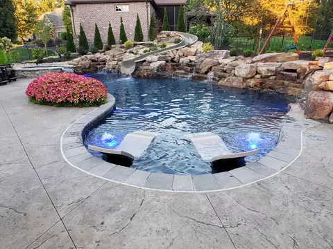 Exterior - 4552 E Spruce Dr, Springfield, MO 65809 photo 16 of 27