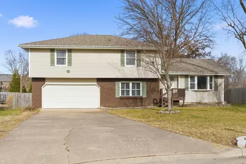 719 E Westchester Ct, Springfield, MO 65810