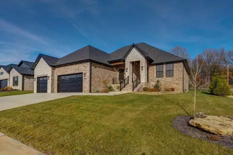 3945 E Woodhue St, Springfield, MO 65802 photo 2