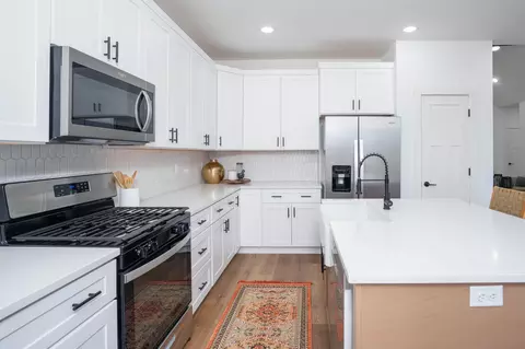 Kitchen - 145 E Clayton Ln, Republic, MO 65738 photo 6 of 7