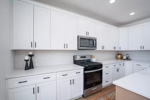 Kitchen - 145 E Clayton Ln, Republic, MO 65738 photo 5 of 7