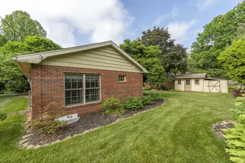 2347 E Berkeley St, Springfield, MO 65804 photo 8