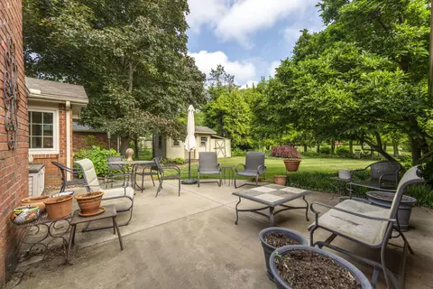2347 E Berkeley St, Springfield, MO 65804 photo 2