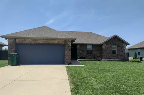 1204 Aaron Ave, Monett, MO 65708