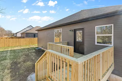 Exterior - 212 E Chloe Ln, Republic, MO 65738 photo 5 of 8