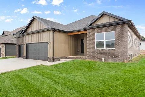 Exterior - 212 E Chloe Ln, Republic, MO 65738 photo 3 of 5