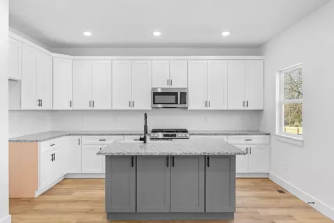 Kitchen - 212 E Chloe Ln, Republic, MO 65738 photo 1 of 3