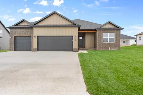 Exterior - 212 E Chloe Ln, Republic, MO 65738 photo 2 of 5