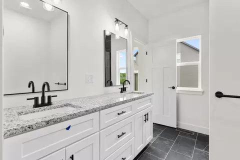 Bath - 212 E Chloe Ln, Republic, MO 65738 photo 2 of 3