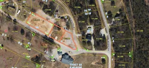 000 Clubhouse Ln, Galena, MO 65656