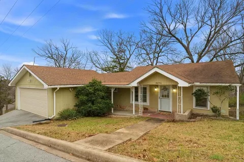 3292 Maple St, Hollister, MO 65672