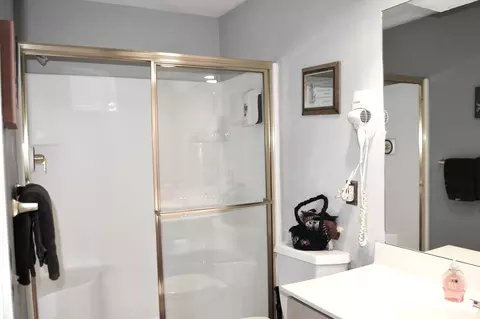Bath - 79 Anglers Pointe #5, Branson, MO 65616 photo 2 of 4