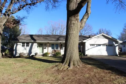 2916 S Chantilly Ln, Springfield, MO 65804 photo 2