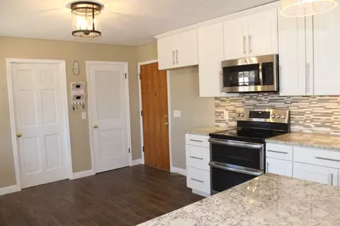 2916 S Chantilly Ln, Springfield, MO 65804 photo 23