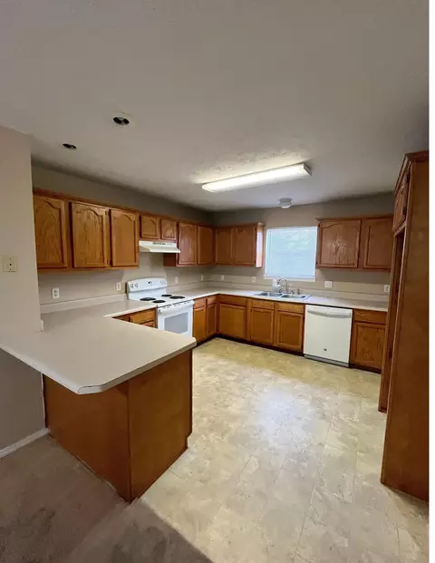 Kitchen - 134 Wright Rd, Reeds Spring, MO 65737 photo 1 of 2