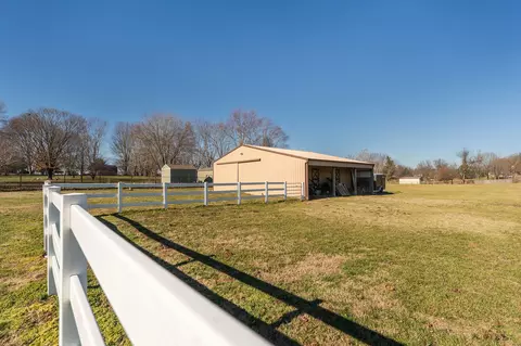 1237 W Will Aven Ct, Nixa, MO 65714 photo 2