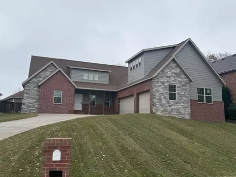 3334 S Saratoga Ave, Springfield, MO 65804