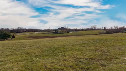 1686 Hart Ln, Nixa, MO 65714