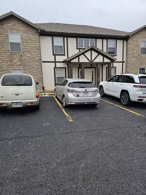 195 Toni Ln #1, Branson, MO 65616