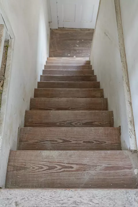 Entry Way - 259 E Jefferson St, Marshfield, MO 65706 photo 8 of 9