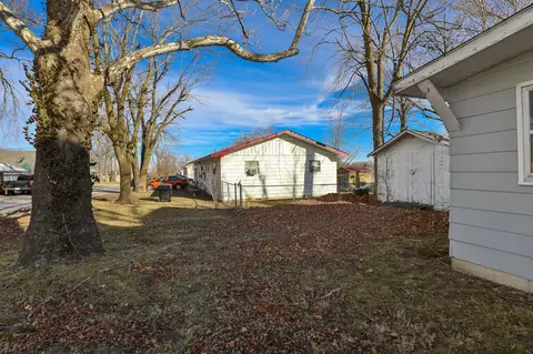 Exterior - 259 E Jefferson St, Marshfield, MO 65706 photo 9 of 11