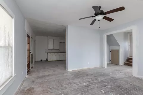 Living - 259 E Jefferson St, Marshfield, MO 65706 photo 3 of 4