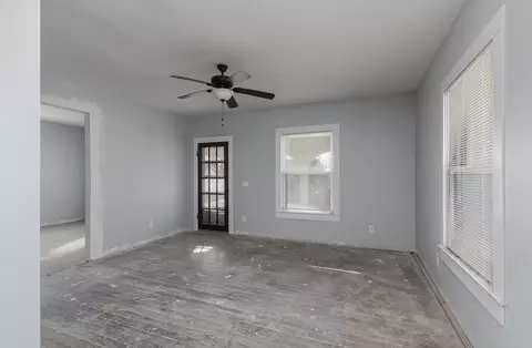 Living - 259 E Jefferson St, Marshfield, MO 65706 photo 1 of 4