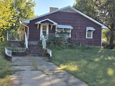 1604 College St, Lamar, MO 64759 photo 1