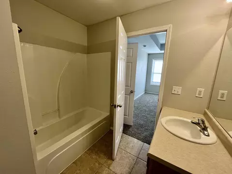330 W Summit St, Aurora, MO 65605 photo 9