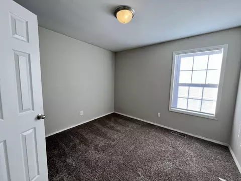 330 W Summit St, Aurora, MO 65605 photo 10