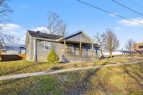 301 N Myrtle St, Pierce City, MO 65723
