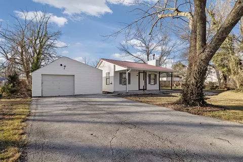 1921 N Lonepine Ave, Springfield, MO 65803 photo 2
