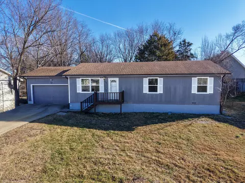 600 S 10th Ave, Ozark, MO 65721