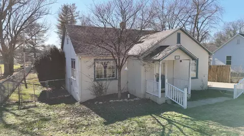 304 W 14th St, Cassville, MO 65625