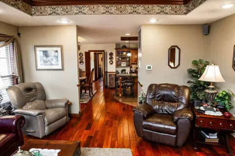 Entry Way - 841 E Hubble Dr, Marshfield, MO 65706 photo 3 of 8