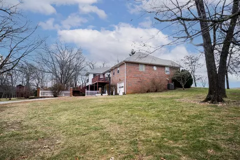 Exterior - 841 E Hubble Dr, Marshfield, MO 65706 photo 4 of 7