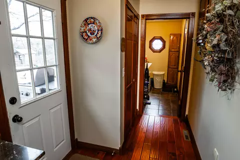 Entry Way - 841 E Hubble Dr, Marshfield, MO 65706 photo 6 of 8