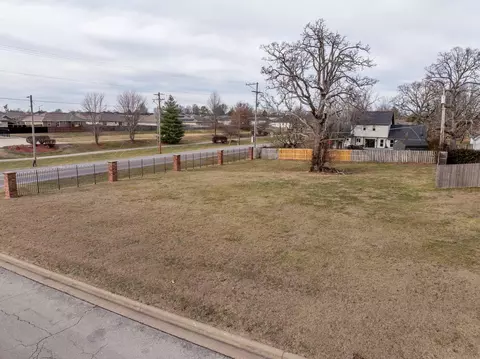 101 E Grace St, Republic, MO 65738 photo 2