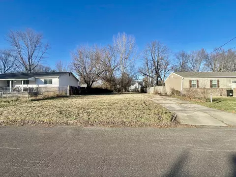 1711 W Webster St, Springfield, MO 65802